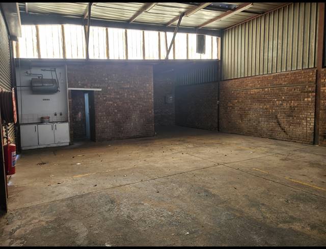 172M² WAREHOUSE TO LET IN WADEVILLE